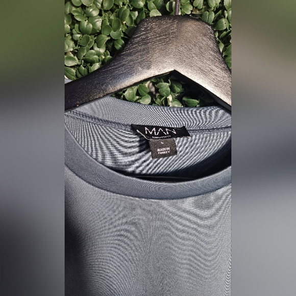 Boohoo Mens Blue and Cream Short Sleeve Tee (Matching Pants Sold Seperate) - Picture 4 of 4